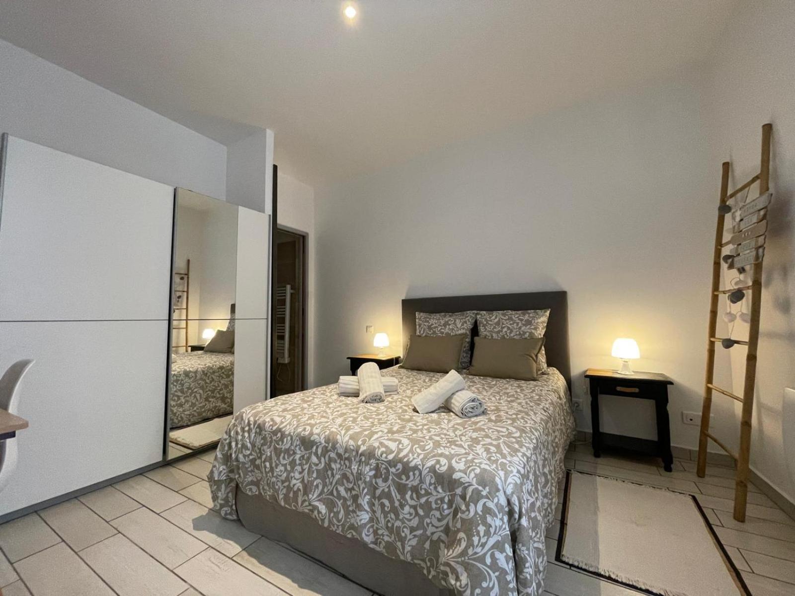 Joli Appartement Hypercentre T2, Classe Meuble De Tourisme 3 Avec Parking Gratuit Безье Экстерьер фото
